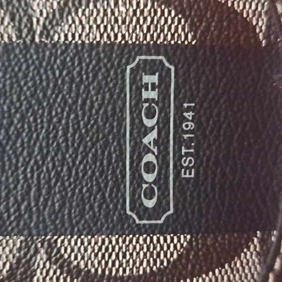NEVER USED COACH PHONE HOLDER - Picture 3 of 5
